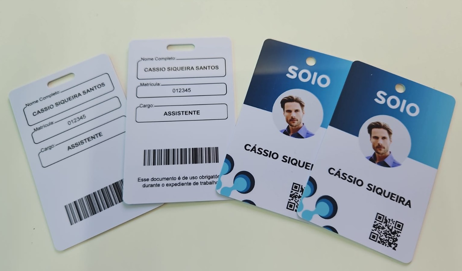 Cracha Frente e Verso com código de barras